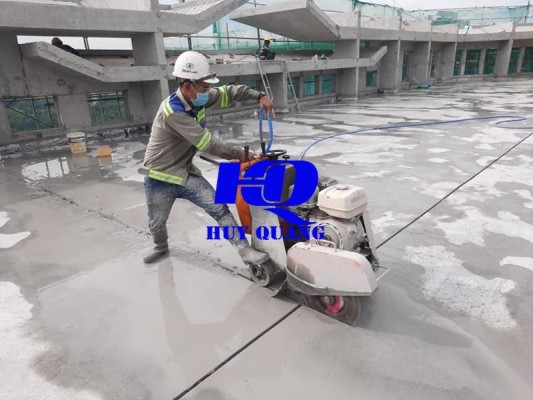 Khoan cắt bê tông tại KCN Vĩnh Lộc cho hệ thống thoát nước và mở rộng mặt bằng